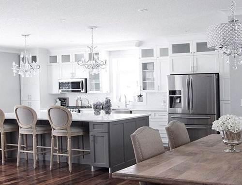 Phối màu nhà ở tinh tế với gam màu ghi và màu trắng